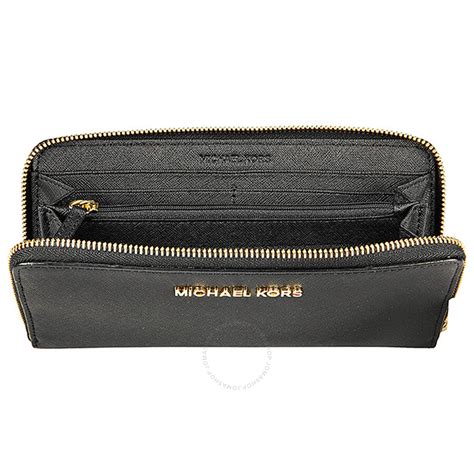 Michael Kors Jet Set Travel Continental Zip Around 